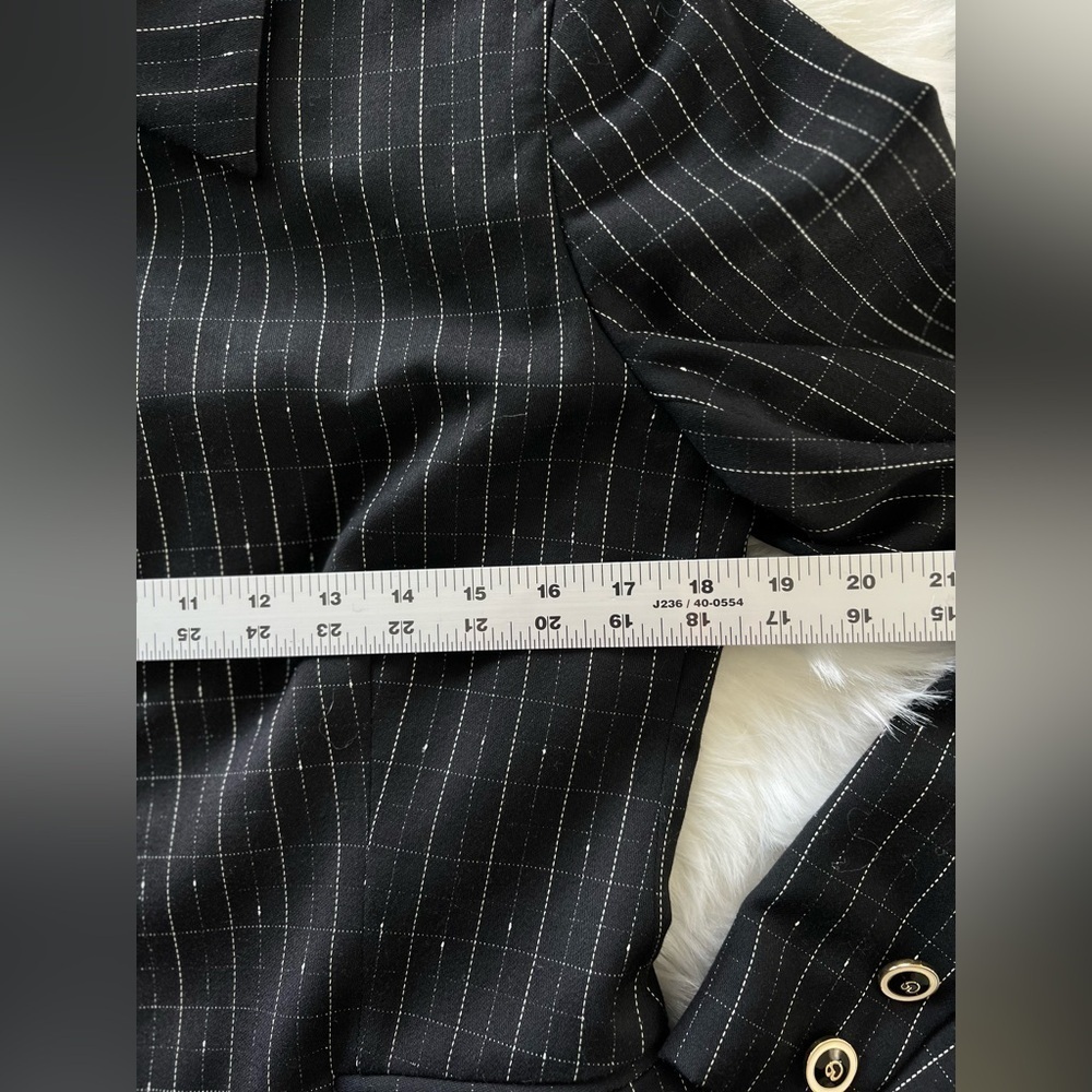 St.John sport by Marie Gray woman’s zip up suit jacket size 8 EUC - Picture 6 of 11